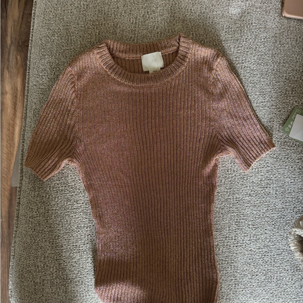 Metallic Gold Top - Picture 3 of 5